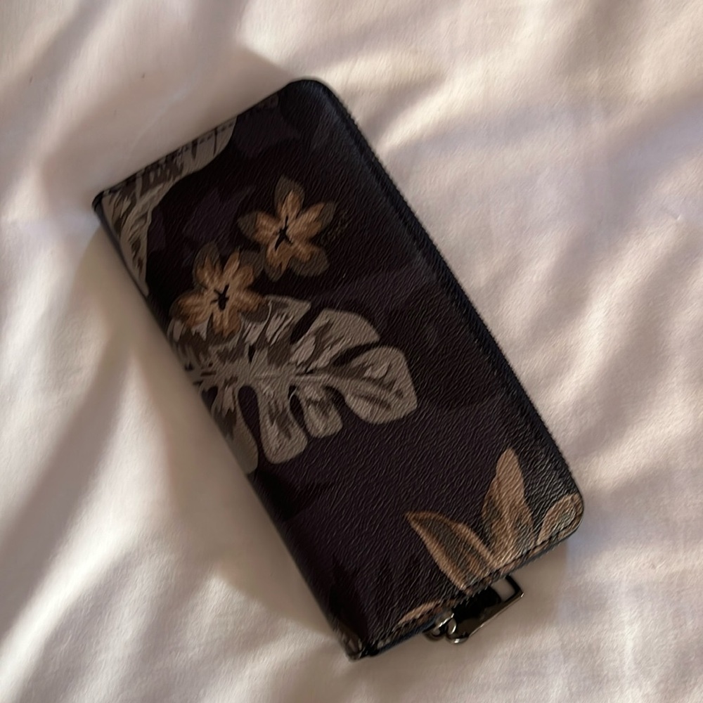 Mens wallet but could be womens too